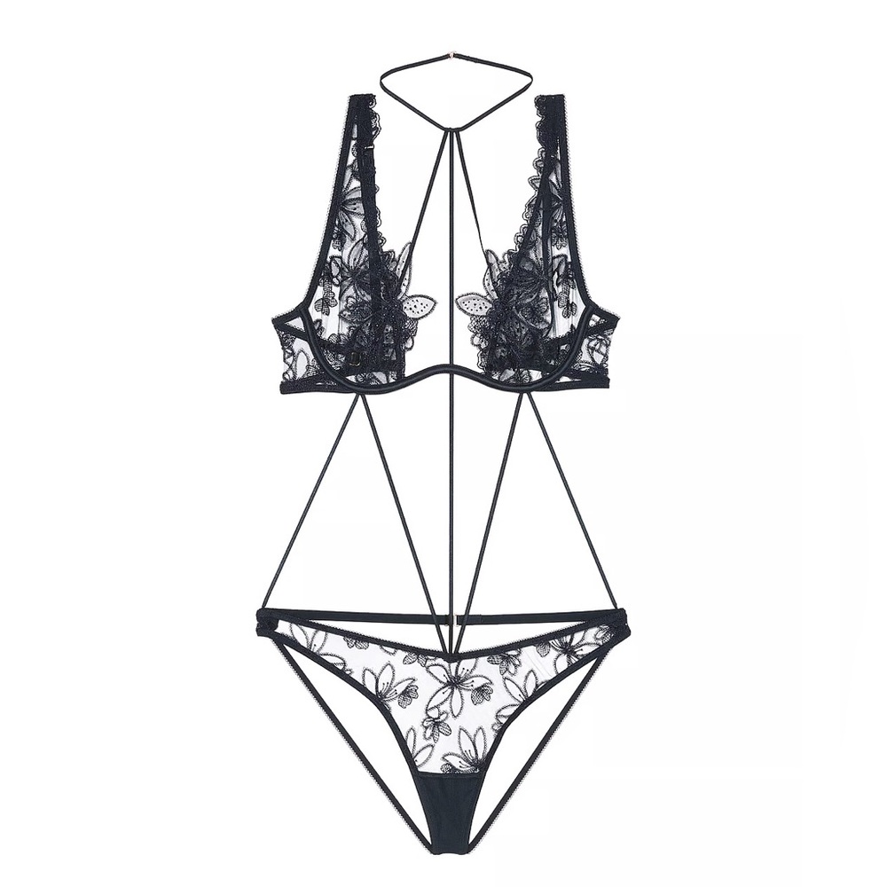 New VERY SEXY
Ziggy Glam Noir Embellished Strappy Open-Back‎ Teddy